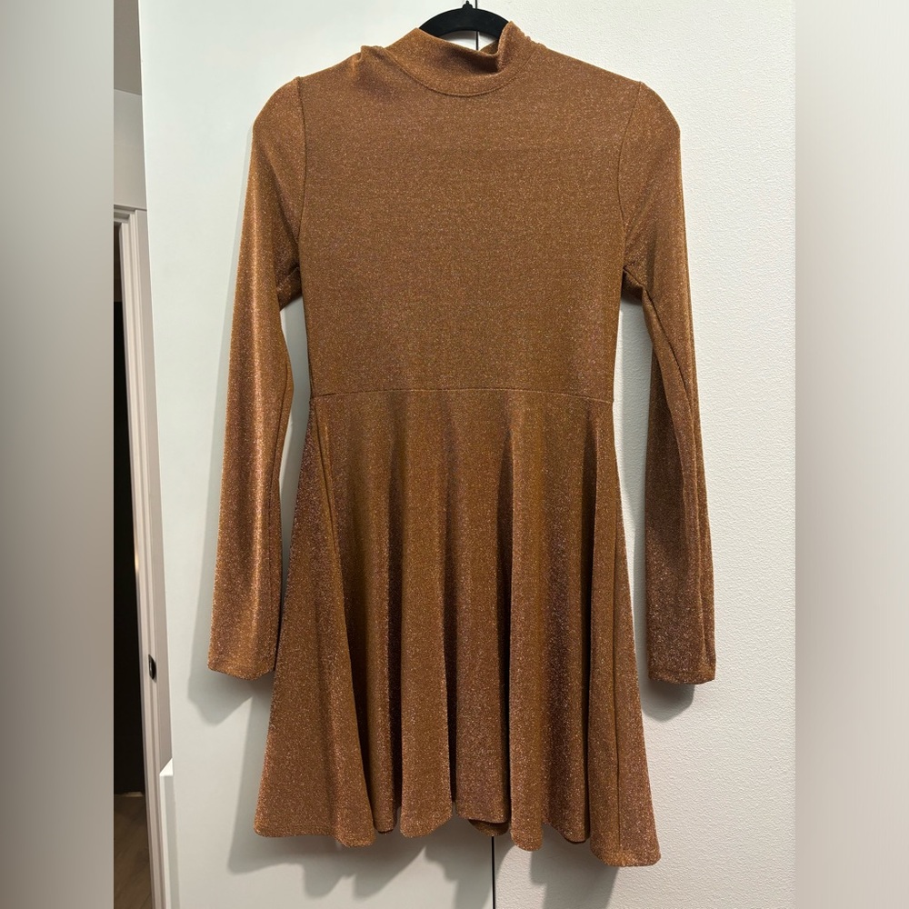 Long sleeve short dress